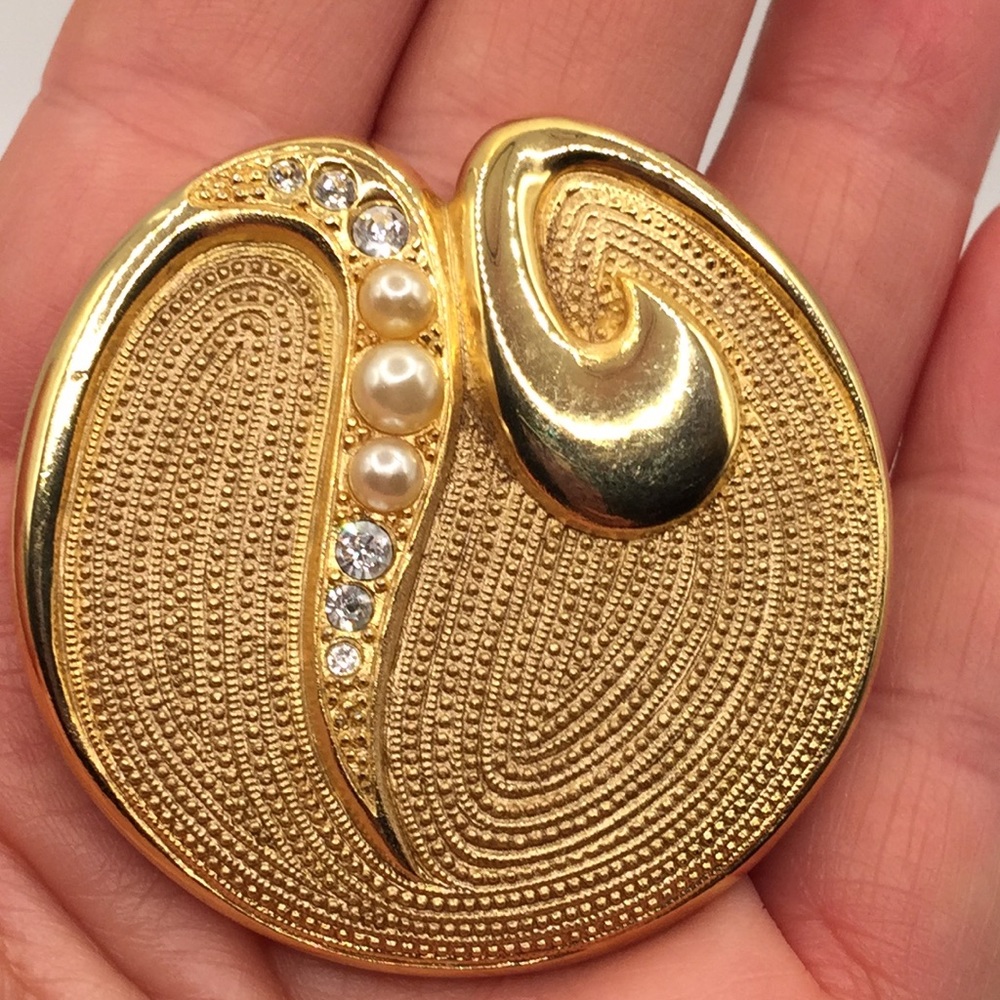 Vintage Venue USA rhinestone brooch